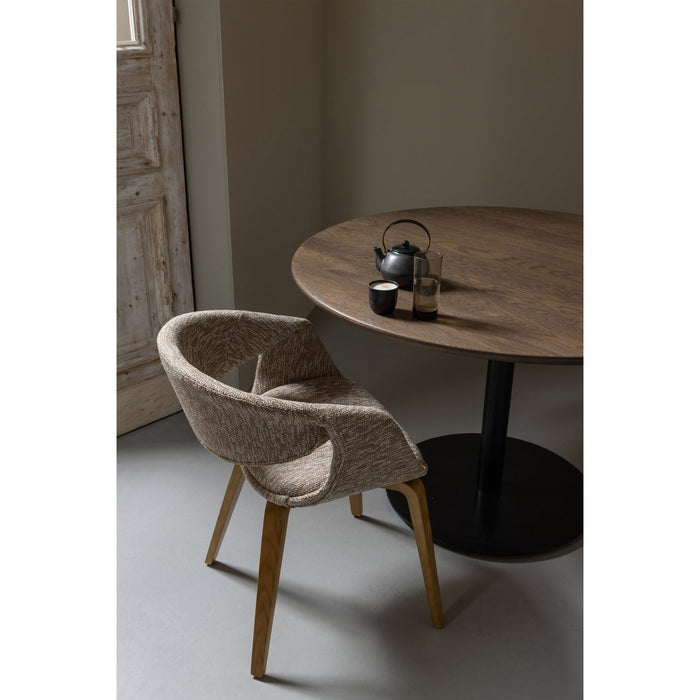 Stoel Yossi Zand kleur met houten poot